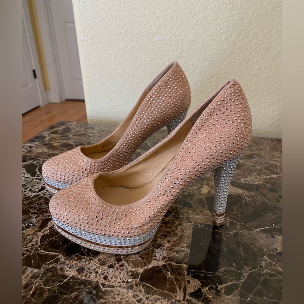 Gianni Bini shoes size 7.5 women’s in very good condition